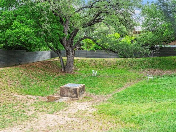 2215 Post RD 2029, Austin TX 78704