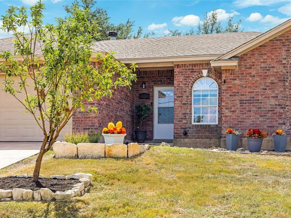 8313 Timber TRL, Lago Vista TX 78645