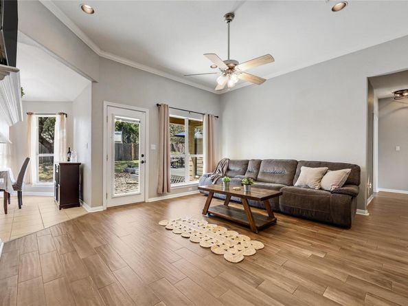 8313 Timber TRL, Lago Vista TX 78645