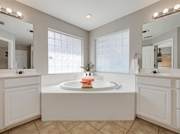 8313 Timber TRL, Lago Vista TX 78645