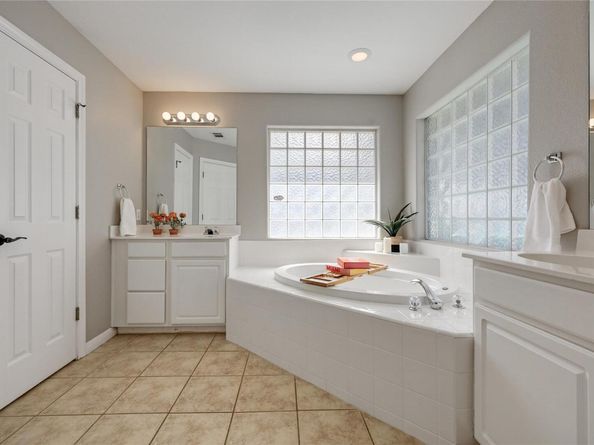 8313 Timber TRL, Lago Vista TX 78645