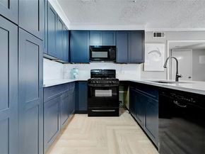 1304 Summit ST 101, Austin TX 78741