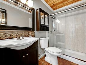 1304 Summit ST 101, Austin TX 78741