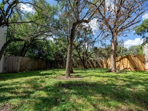 6501 Columbia Oaks Ct D8, Austin TX 78759