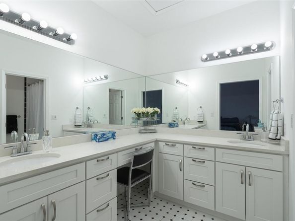 6501 Columbia Oaks Ct D8, Austin TX 78759