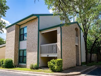 6501 Columbia Oaks Ct