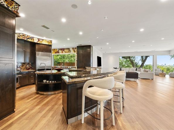 706 Las Lomas DR, West Lake Hills TX 78746