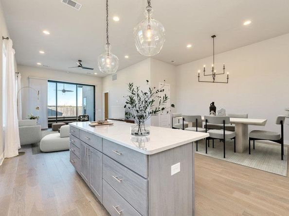 7200 Cordoba DR, Austin TX 78724