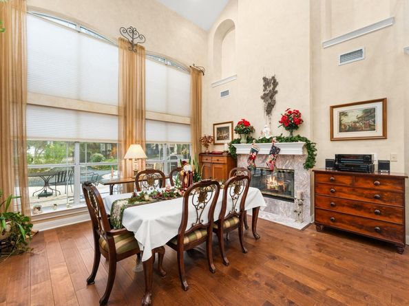 4 Tiburon Dr, The Hills TX 78738