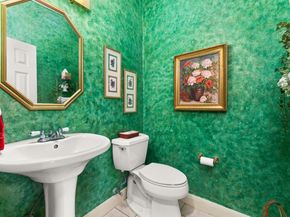 4 Tiburon Dr, The Hills TX 78738