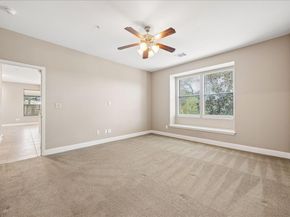6705 Covered Bridge DR 24, Austin TX 78736