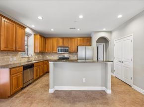 6705 Covered Bridge DR 24, Austin TX 78736