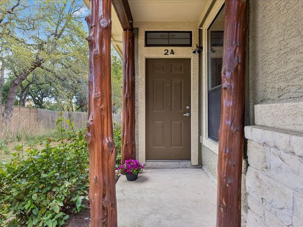6705 Covered Bridge DR 24, Austin TX 78736