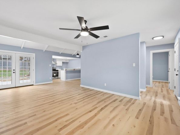 1112 Village Green DR, Austin TX 78753