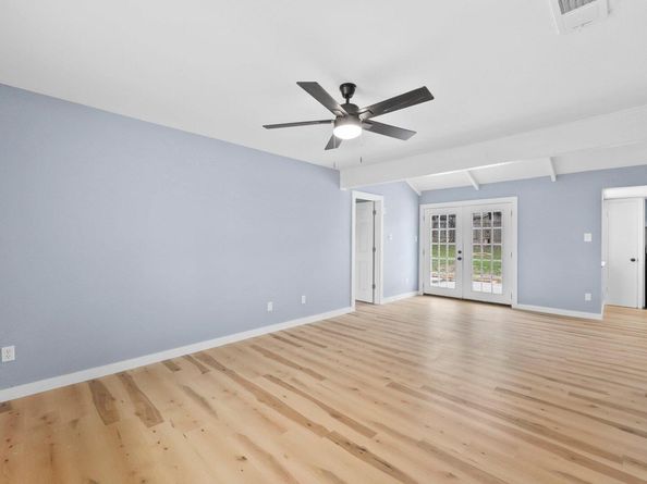 1112 Village Green DR, Austin TX 78753