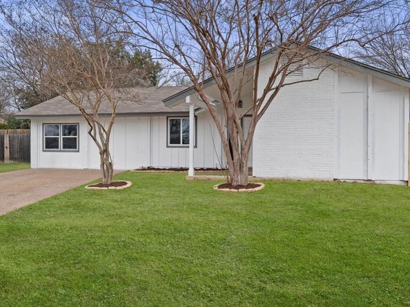 1112 Village Green DR, Austin TX 78753