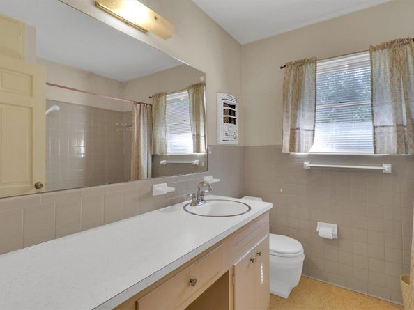 1109 Hollybluff ST, Austin TX 78753