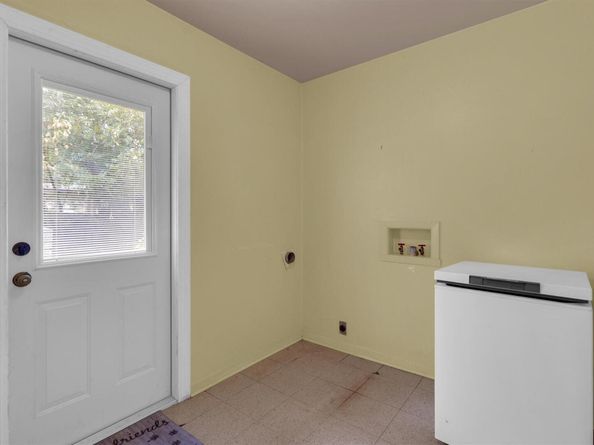 1109 Hollybluff ST, Austin TX 78753