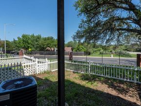 1841 River Crossing CIR B, Austin TX 78741