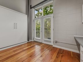 1305 E 6th ST 13, Austin TX 78702