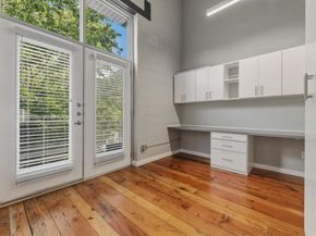 1305 E 6th ST 13, Austin TX 78702
