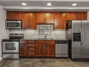 1305 E 6th ST 13, Austin TX 78702