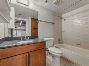 1305 E 6th ST 13, Austin TX 78702