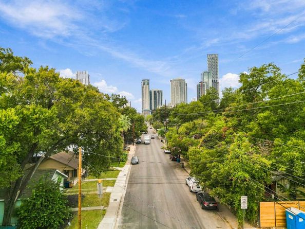 1507 1/2 Holly ST, Austin TX 78702