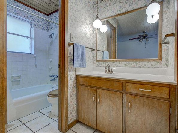 8205 Cliffview DR, Austin TX 78759