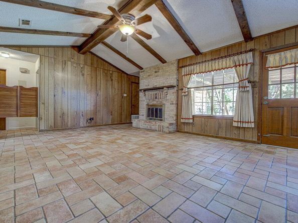 8205 Cliffview DR, Austin TX 78759