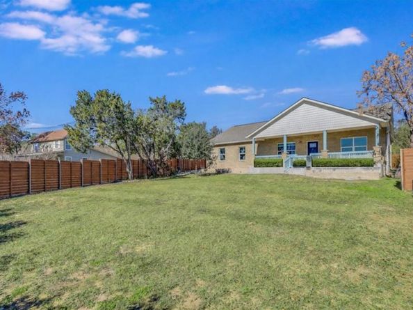 18322 Lake Oaks DR, Jonestown TX 78645