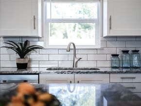 18322 Lake Oaks DR, Jonestown TX 78645