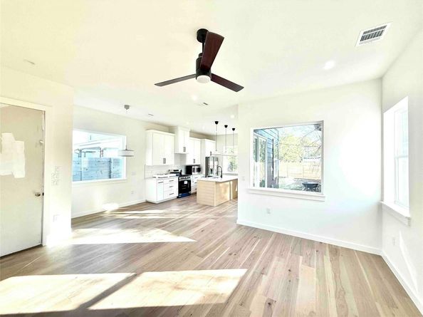 6809 Porter ST 2, Austin TX 78741