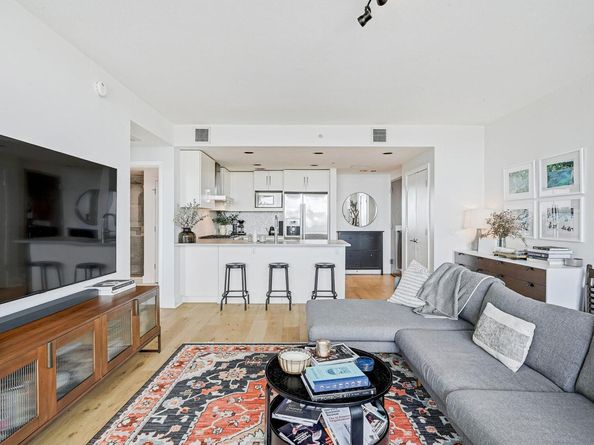 300 Bowie ST 2706, Austin TX 78703