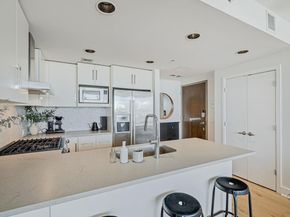 300 Bowie ST 2706, Austin TX 78703