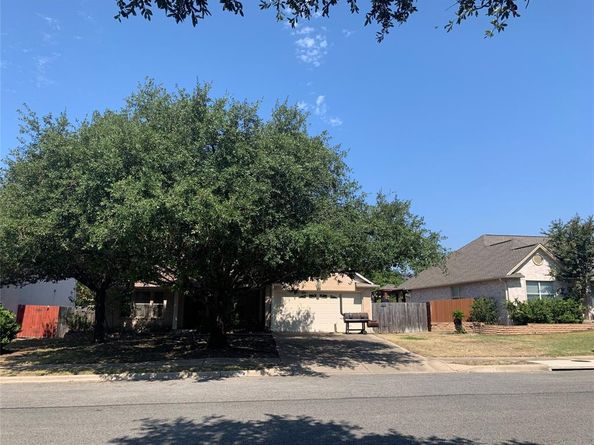 905 E Olympic DR, Pflugerville TX 78660