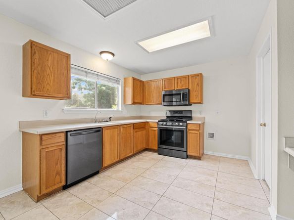 102 Stanford DR, Leander TX 78641