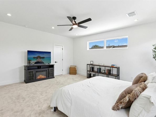 1500 Sylvan Glade RD 1A, Austin TX 78745