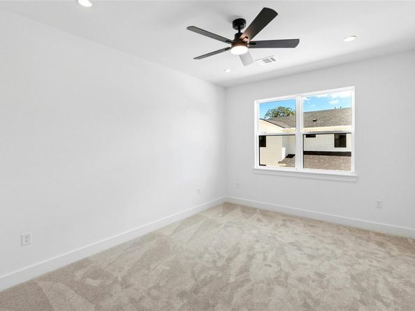 1500 Sylvan Glade RD 1A, Austin TX 78745