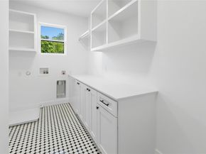 1500 Sylvan Glade RD 1A, Austin TX 78745