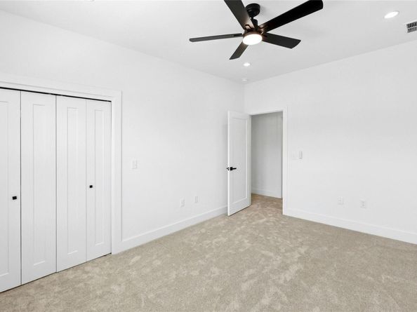 1500 Sylvan Glade RD 1A, Austin TX 78745