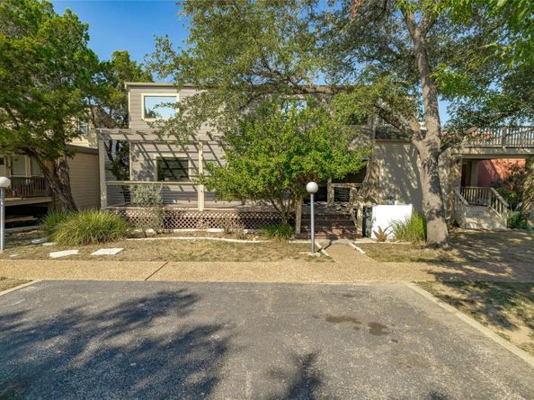 537 Venture BLVD S, Point Venture TX 78645