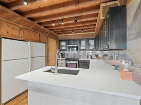 537 Venture BLVD S, Point Venture TX 78645