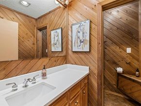 537 Venture BLVD S, Point Venture TX 78645