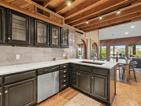 537 Venture BLVD S, Point Venture TX 78645