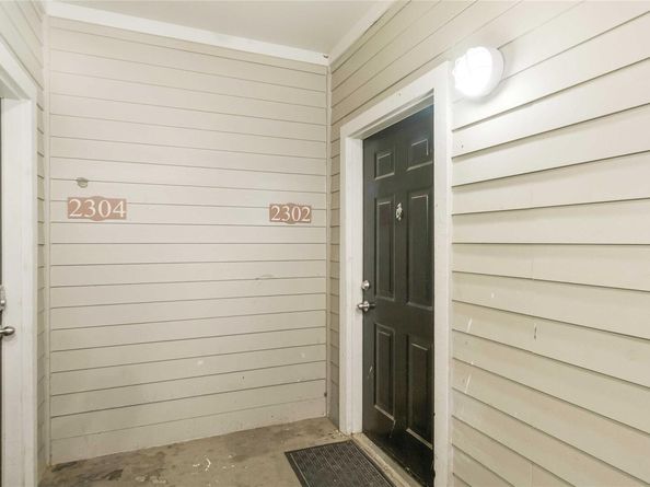 1901 Crossing PL 2302, Austin TX 78741