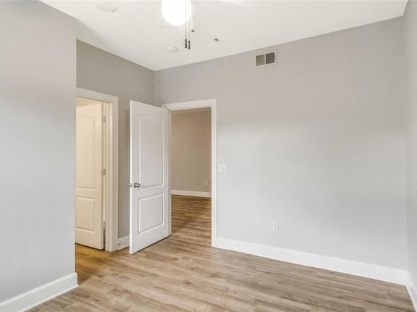 1901 Crossing PL 2302, Austin TX 78741