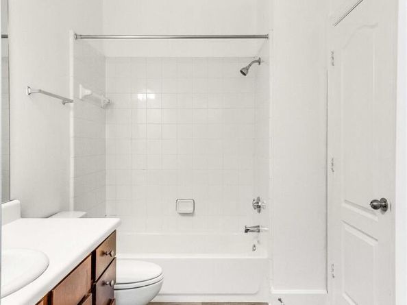 1901 Crossing PL 2302, Austin TX 78741