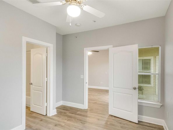 1901 Crossing PL 2302, Austin TX 78741