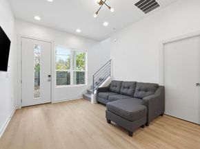 2811 Garwood ST A, Austin TX 78702